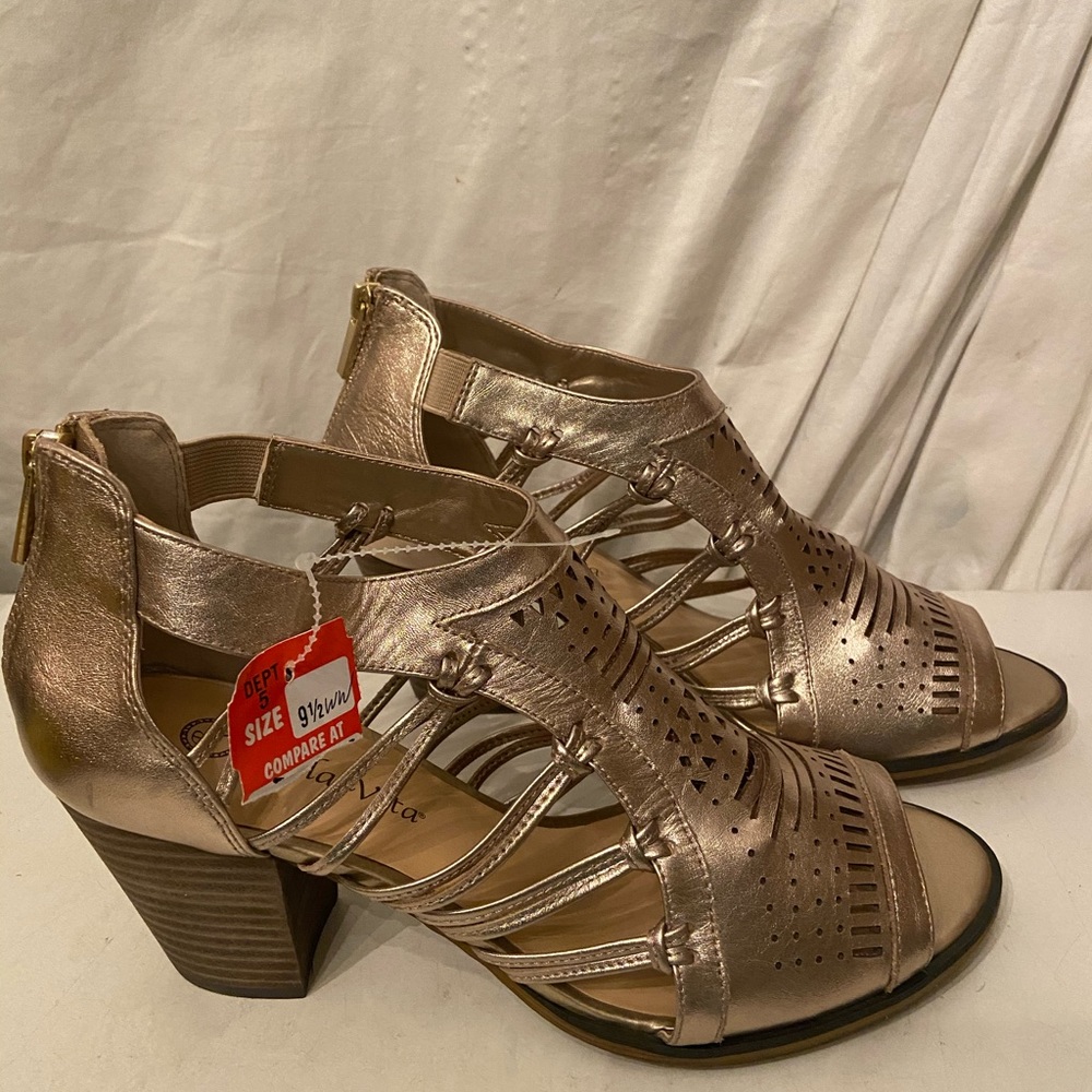 Bella Vita gold ankle sandals size 9.5WW NWT